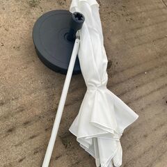 Garden furniture - large sun umbrellaの画像