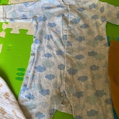 ベビー服70サイズ　フタフタ　ユニクロの画像