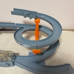 トミカ　動作確認済み！組み立てに必要な部品ありますの画像