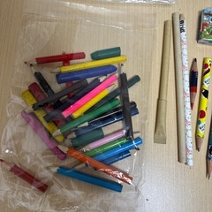 鉛筆などまとめ売りの画像