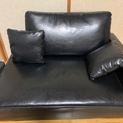 ソファー 黒
の画像