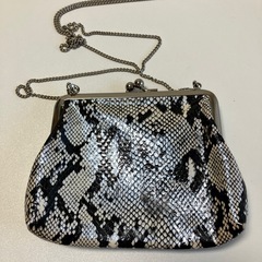 チェーン付きがま口の画像