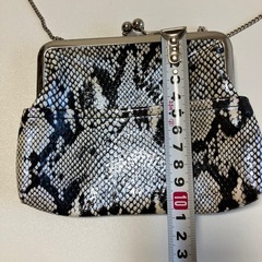 チェーン付きがま口の画像