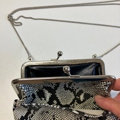 チェーン付きがま口の画像