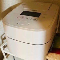 ダイソンドライヤーや冷蔵庫などの画像