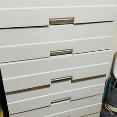 ダイソンドライヤーや冷蔵庫などの画像