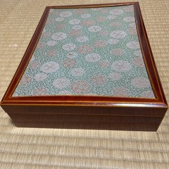 9月限定　A4サイズの花柄木箱の画像