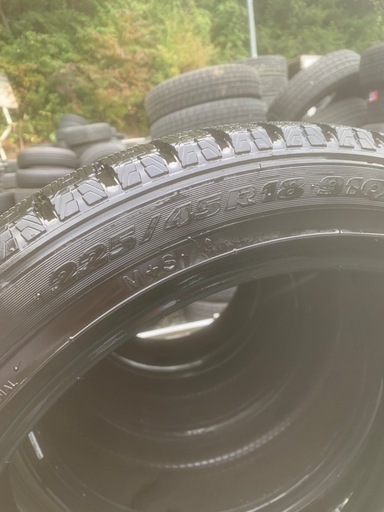 スタッドレスタイヤ　225/45Ｒ18 激安