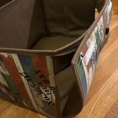 フタ付き収納ボックスの画像