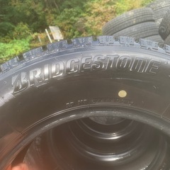 スタッドレスタイヤ　215/65Ｒ16 格安の画像