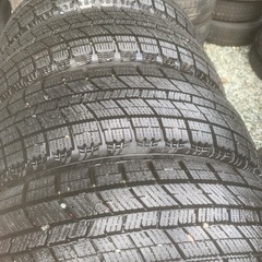 スタッドレスタイヤ　175/65Ｒ15 かくやすの画像