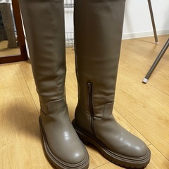 パンツ・ワンピースにも◎キャメル色ブーツMサイズの画像