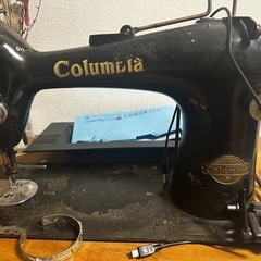 columbia ミシン台　アンティーク
の画像