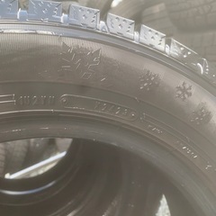 スタッドレスタイヤ　175/65Ｒ15 格安の画像