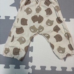 クマ柄ロンパースズボンセットの画像