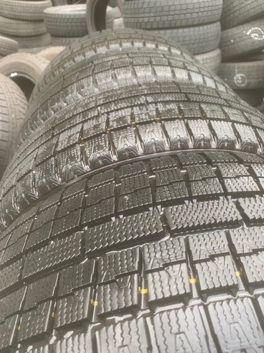 スタッドレスタイヤ　225/45Ｒ18 激安