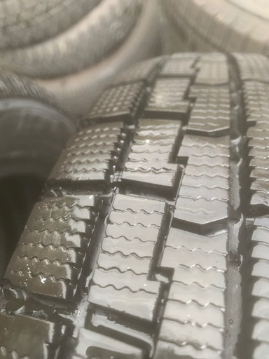 スタッドレスタイヤ　185/65Ｒ15 格安