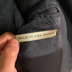バレンシアガ スーツの画像