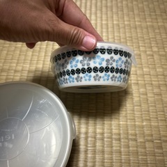 テーブルトークプレゼンツの陶器の保存容器の画像