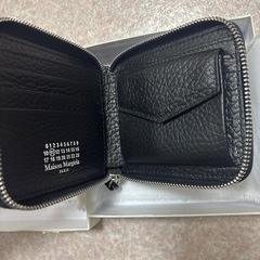 Maison Margiela ブラックレザー二つ折り財布の画像