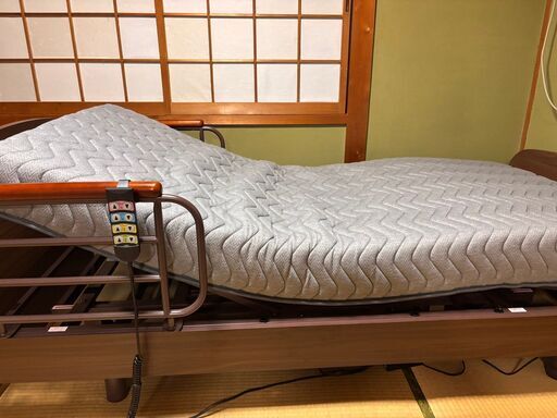 2024年10月購入美品 電動ベッド 3モーター 介護ベッド ポケットコイルマットレス
