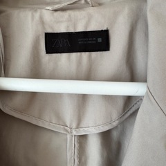 Zaraレンチコートロングの画像