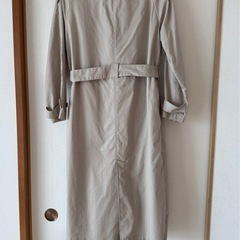Zaraレンチコートロングの画像