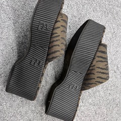 FENDI フェンディ サンダル ゼブラ柄の画像