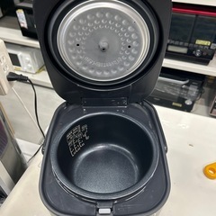 【アイリスオーヤマ 炊飯器】【〇〇合炊き】★2023年製　クリーニング済み/6ヶ月保証付き【管理番号12909】横の画像