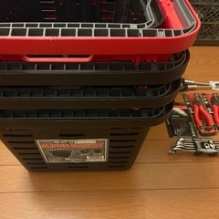 荷物入れ×5 工具多数の画像