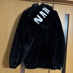 黒のジャケットの画像