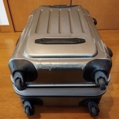 スーツケースの画像