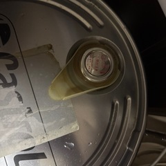 エンジンオイル10w-60開封済みの画像