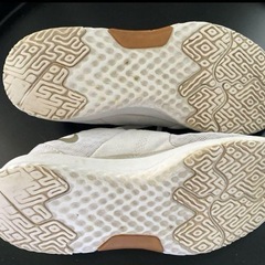 ナイキ　NIKE スニーカー　靴　23.5 白　レディースの画像