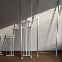 突っ張り棚（玄関上用）の画像