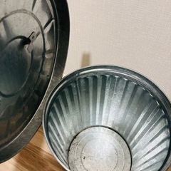 【無料】OBAKETSU ブリキ ダストボックスの画像