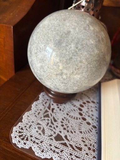 水晶 丸玉　スフィア　天然石　巨大11㎝　原石　結晶　大玉　縁起物