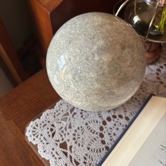 水晶 丸玉　スフィア　天然石　巨大11㎝　原石　結晶　大玉　縁起物の画像