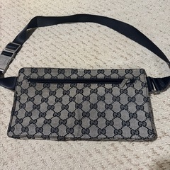 GUCCIボディーバック　ポーチセット売りの画像