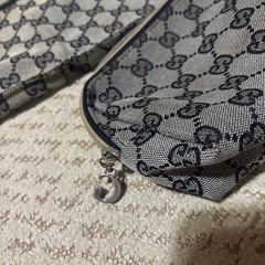 GUCCIボディーバック　ポーチセット売りの画像
