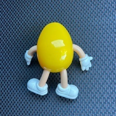 M&M's イエローフィギュアの画像