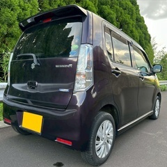 低燃費32.4km／L☆ハイブリッド車‼️27年式☆車検2年付き！【名義変更代込み】☆スズキ ワゴンR☆HDDナビ付き☆走行中DVD見れます☆ETC付き☆プッシュスタート☆ドライブレコーダー付きのフル装備☆純正アルミ☆事故歴修復歴なし☆そのまま乗って帰れます！の画像
