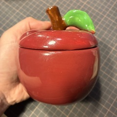りんご　陶器　小物入れの画像