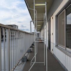 洗濯機上の収納だな、ハンガーの画像