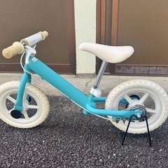 キッズ用バランスバイク & ヘルメット・プロテクターセットの画像