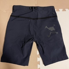 オークリースカルハーフパンツの画像