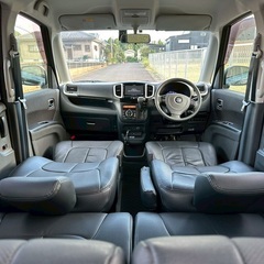 25年式‼️走行10万キロ台☆低燃費アイドリングストップ車☆月々1.1万円〜分割払い可❗️車検2年付き！大人気☆SUZUKI ソリオ☆ステアリングスイッチ付き☆HDDナビ付き☆走行中DVD見れます☆ETC付き☆両側電動スライドドア☆純正アルミ☆ドライブレコーダー付きのフル装備‼️の画像