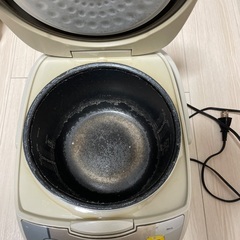 一升釜の炊飯器の画像