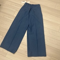 【新品未使用】ブルーワイドパンツの画像