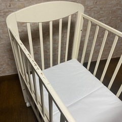 ◆katoji 木製ミニベビーベッド　布団・収納付き◆の画像